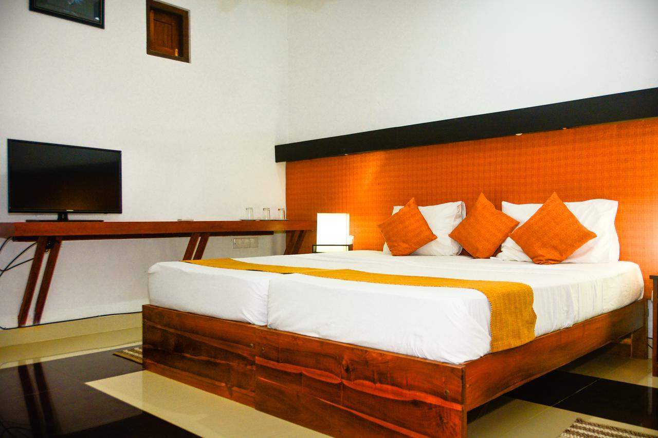 Rainbow Beach Hotel Негомбо Экстерьер фото