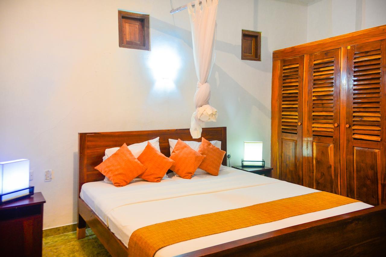Rainbow Beach Hotel Негомбо Экстерьер фото