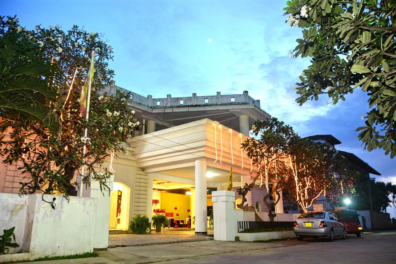 Rainbow Beach Hotel Негомбо Экстерьер фото