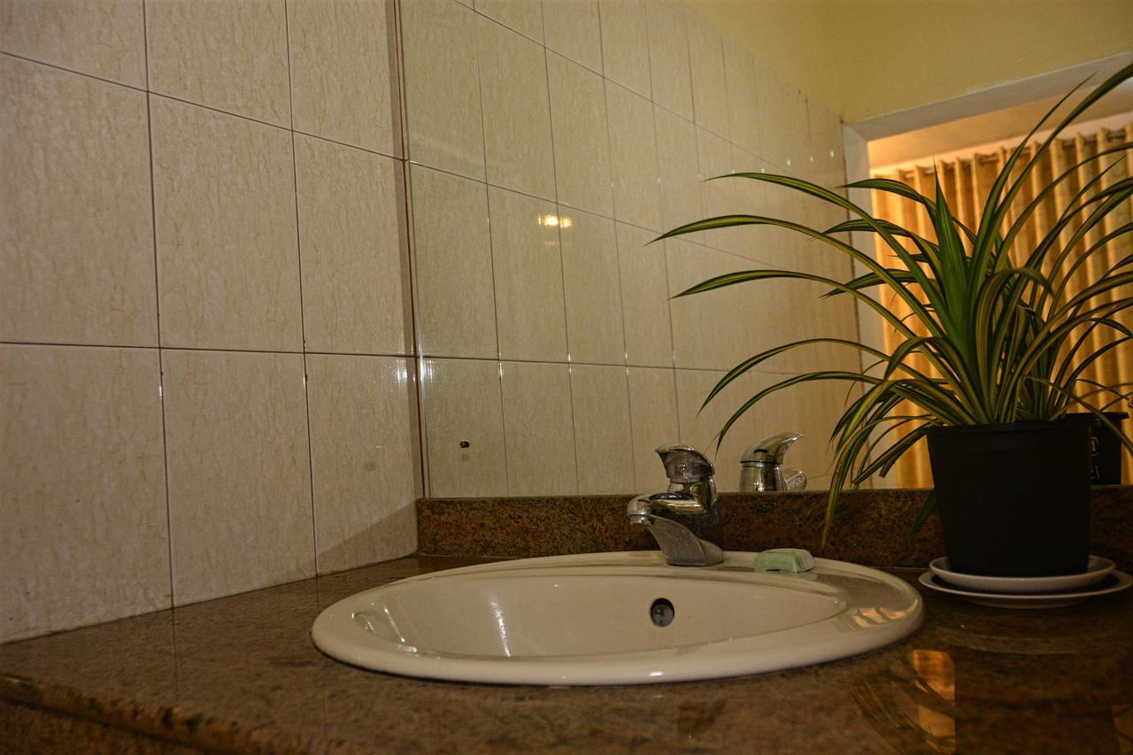 Rainbow Beach Hotel Негомбо Экстерьер фото